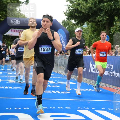 29.06.2025 - hella hamburg halbmarathon Strokosch-Dieckow http://msf.ph/oto/8376199 29.06.2025 10:48:21 Ziel 1537, 3747, 5129, 5362, 5528, 6081, 6923, 7367, 7599, 8216, 9262, 9770, 11211, 11451, 11467, 12549, 12840, 13962, 14797, 14990, 15629, 15735, 17745, 17855, 17982, 18790, 18923, 18963, 19127 meine-sportfotos.de