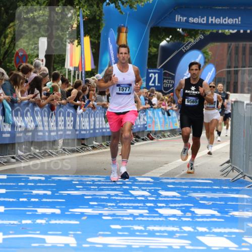 29.06.2025 - hella hamburg halbmarathon Strokosch-Dieckow http://msf.ph/oto/8376225 29.06.2025 10:26:32 Ziel 1577, 9565, 14728, 17040 meine-sportfotos.de