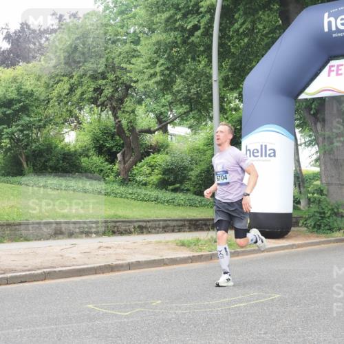 29.06.2025 - hella hamburg halbmarathon KatJ http://msf.ph/oto/8376330 29.06.2025 10:24:34 Zwischen KM18-KM19 6704 meine-sportfotos.de