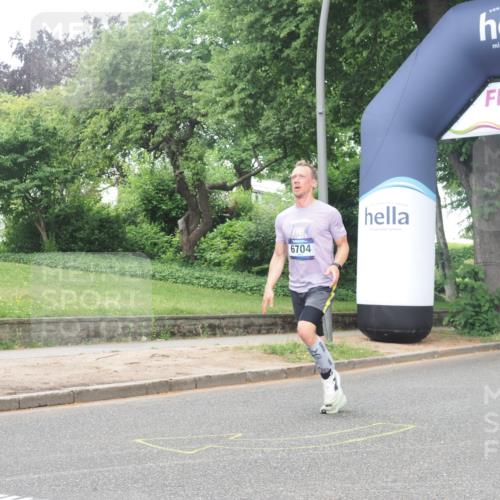 29.06.2025 - hella hamburg halbmarathon KatJ http://msf.ph/oto/8376363 29.06.2025 10:24:35 Zwischen KM18-KM19 6704 meine-sportfotos.de