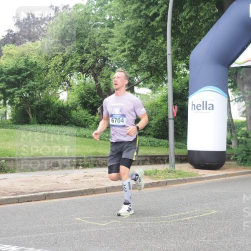 29.06.2025 - hella hamburg halbmarathon KatJ http://msf.ph/oto/8376425 29.06.2025 10:24:35 Zwischen KM18-KM19 6704 meine-sportfotos.de