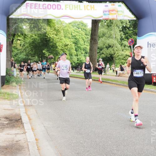 29.06.2025 - hella hamburg halbmarathon MichiJ http://msf.ph/oto/8376440 29.06.2025 10:45:27 Zwischen KM18-KM19 1946, 1951, 2159, 7189, 9655, 10268, 11605, 12734, 12779, 13512, 14673, 16409, 16563, 16924, 17346, 17967, 18327 meine-sportfotos.de