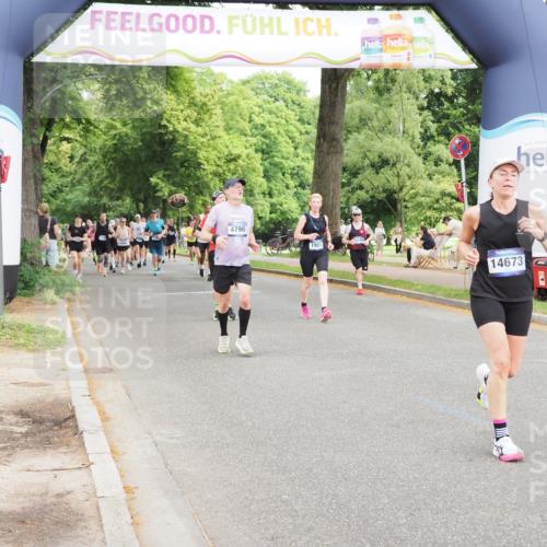 29.06.2025 - hella hamburg halbmarathon MichiJ http://msf.ph/oto/8376470 29.06.2025 10:45:27 Zwischen KM18-KM19 1946, 1951, 2159, 7189, 9655, 10268, 11605, 12734, 12779, 13512, 14673, 16409, 16563, 16924, 17346, 17967, 18327 meine-sportfotos.de