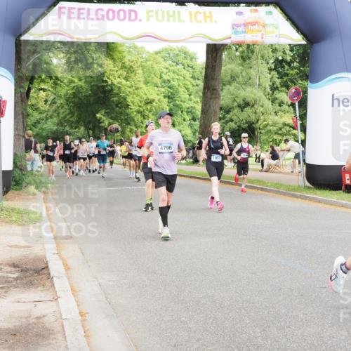29.06.2025 - hella hamburg halbmarathon MichiJ http://msf.ph/oto/8376513 29.06.2025 10:45:28 Zwischen KM18-KM19 1946, 1951, 2159, 4796, 7189, 9655, 10268, 11605, 12734, 12779, 13512, 14673, 16409, 16563, 16924, 17967, 18327 meine-sportfotos.de
