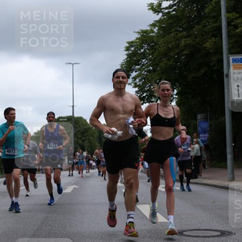 29.06.2025 - hella hamburg halbmarathon Yannick Fuchs http://msf.ph/oto/8376582 29.06.2025 10:54:22 20KM 1681, 2011, 2091, 2167, 2363, 2730, 4013, 6309, 8003, 8191, 8421, 8422, 8509, 8923, 9006, 9434, 10576, 11041, 11366, 11753, 11937, 12491, 13488, 13589, 14224, 14429, 14577, 15344, 15901, 16439, 17491, 17825, 17899, 18029, 18063, 18254, 18701, 19159, 19246 meine-sportfotos.de