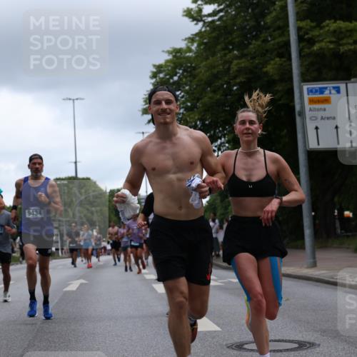 29.06.2025 - hella hamburg halbmarathon Yannick Fuchs http://msf.ph/oto/8376612 29.06.2025 10:54:22 20KM 1681, 2011, 2091, 2167, 2363, 2730, 4013, 6309, 8003, 8191, 8421, 8422, 8509, 8923, 9006, 9434, 10576, 11041, 11366, 11753, 11937, 12491, 13488, 13589, 14224, 14429, 14577, 15344, 15901, 16439, 17491, 17825, 17899, 18029, 18063, 18254, 18701, 19159, 19246 meine-sportfotos.de