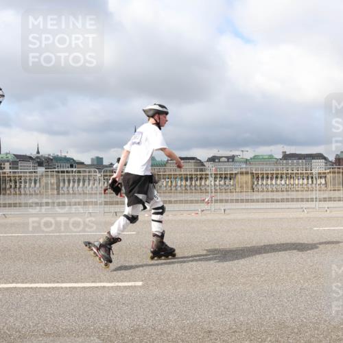 29.06.2025 - hella hamburg halbmarathon Lena Gebhardt http://msf.ph/oto/8376624 29.06.2025 09:13:11 Lombardsbrücke  meine-sportfotos.de