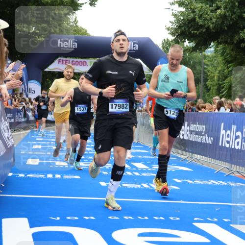 29.06.2025 - hella hamburg halbmarathon Strokosch-Dieckow http://msf.ph/oto/8376632 29.06.2025 10:48:20 Ziel 1537, 3747, 5129, 5362, 5528, 6081, 6923, 7367, 7599, 8216, 8916, 9262, 9770, 11211, 11451, 11467, 12549, 12840, 14797, 14990, 15629, 15735, 17745, 17855, 17982, 18790, 18923, 18963, 19127 meine-sportfotos.de