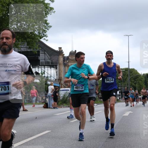 29.06.2025 - hella hamburg halbmarathon Yannick Fuchs http://msf.ph/oto/8376655 29.06.2025 10:54:23 20KM 1681, 2011, 2091, 2167, 2363, 2730, 4013, 6309, 7065, 8003, 8191, 8421, 8422, 8509, 8923, 9006, 9434, 10576, 11041, 11366, 11753, 11937, 12491, 13488, 13589, 14224, 14429, 14577, 15344, 15901, 16439, 17491, 17825, 17899, 18029, 18063, 18254, 18701, 19159, 19246 meine-sportfotos.de