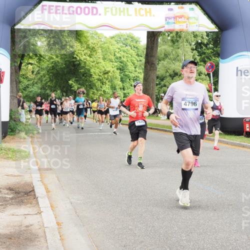 29.06.2025 - hella hamburg halbmarathon MichiJ http://msf.ph/oto/8376685 29.06.2025 10:45:29 Zwischen KM18-KM19 1946, 1951, 2159, 4796, 7189, 9655, 10268, 11605, 12144, 12734, 13512, 14673, 16563, 16924, 18327 meine-sportfotos.de
