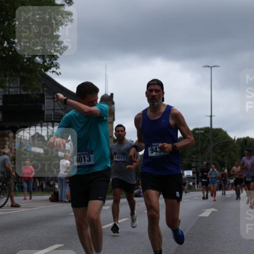 29.06.2025 - hella hamburg halbmarathon Yannick Fuchs http://msf.ph/oto/8376708 29.06.2025 10:54:23 20KM 1681, 2011, 2091, 2167, 2363, 2730, 4013, 6309, 7065, 8003, 8191, 8421, 8422, 8509, 8923, 9006, 9434, 10576, 11041, 11366, 11753, 11937, 12491, 13488, 13589, 14224, 14429, 14577, 15344, 15901, 16439, 17491, 17825, 17899, 18029, 18063, 18254, 18701, 19159, 19246 meine-sportfotos.de