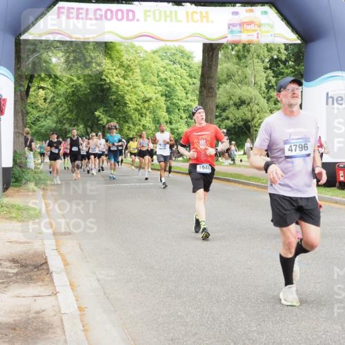 29.06.2025 - hella hamburg halbmarathon MichiJ http://msf.ph/oto/8376742 29.06.2025 10:45:29 Zwischen KM18-KM19 1946, 1951, 2159, 4796, 7189, 9655, 10268, 11605, 12144, 12734, 13512, 14673, 16563, 16924, 18327 meine-sportfotos.de