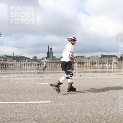 29.06.2025 - hella hamburg halbmarathon Lena Gebhardt http://msf.ph/oto/8376792 29.06.2025 09:13:11 Lombardsbrücke 512, 1000 meine-sportfotos.de
