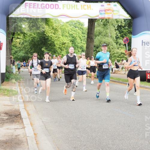 29.06.2025 - hella hamburg halbmarathon MichiJ http://msf.ph/oto/8376918 29.06.2025 10:45:34 Zwischen KM18-KM19 1946, 1951, 2027, 4796, 5675, 6636, 7138, 8929, 9230, 12144, 15263, 19015 meine-sportfotos.de
