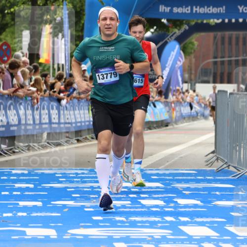 29.06.2025 - hella hamburg halbmarathon Strokosch-Dieckow http://msf.ph/oto/8376935 29.06.2025 10:26:03 Ziel 9767, 13779, 16615, 17003 meine-sportfotos.de