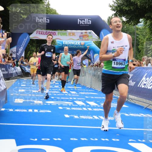 29.06.2025 - hella hamburg halbmarathon Strokosch-Dieckow http://msf.ph/oto/8376958 29.06.2025 10:48:16 Ziel 1537, 1914, 5129, 5528, 6923, 7367, 7599, 8216, 8916, 9770, 11211, 11467, 12685, 14192, 14797, 14814, 15590, 15629, 15735, 15973, 15981, 17745, 17982, 18963, 19127 meine-sportfotos.de