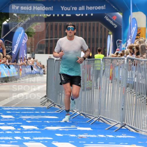29.06.2025 - hella hamburg halbmarathon Strokosch-Dieckow http://msf.ph/oto/8376977 29.06.2025 10:26:01 Ziel 9767, 13779, 16615, 17003 meine-sportfotos.de
