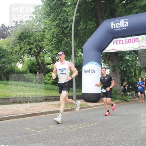 29.06.2025 - hella hamburg halbmarathon KatJ http://msf.ph/oto/8376978 29.06.2025 10:24:39 Zwischen KM18-KM19 6704 meine-sportfotos.de