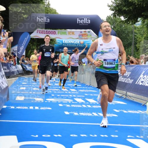 29.06.2025 - hella hamburg halbmarathon Strokosch-Dieckow http://msf.ph/oto/8376997 29.06.2025 10:48:16 Ziel 1537, 1914, 5129, 5528, 6923, 7367, 7599, 8216, 8916, 9770, 11211, 11467, 12685, 14192, 14797, 14814, 15590, 15629, 15735, 15973, 15981, 17745, 17982, 18963, 19127 meine-sportfotos.de