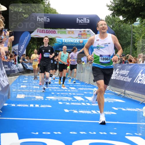 29.06.2025 - hella hamburg halbmarathon Strokosch-Dieckow http://msf.ph/oto/8377018 29.06.2025 10:48:16 Ziel 1537, 1914, 5129, 5528, 6923, 7367, 7599, 8216, 8916, 9770, 11211, 11467, 12685, 14192, 14797, 14814, 15590, 15629, 15735, 15973, 15981, 17745, 17982, 18963, 19127 meine-sportfotos.de