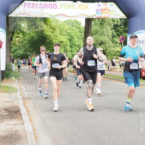 29.06.2025 - hella hamburg halbmarathon MichiJ http://msf.ph/oto/8377062 29.06.2025 10:45:35 Zwischen KM18-KM19 1642, 1946, 1951, 2027, 4796, 5675, 6636, 7138, 8929, 9230, 12144, 15263, 17810, 19015 meine-sportfotos.de