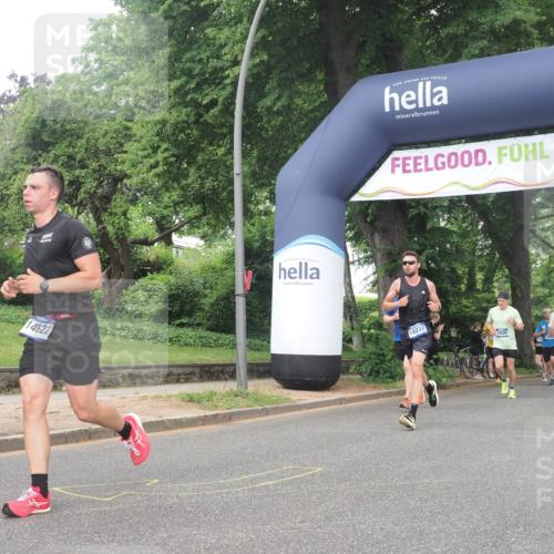 29.06.2025 - hella hamburg halbmarathon KatJ http://msf.ph/oto/8377111 29.06.2025 10:24:40 Zwischen KM18-KM19 3809, 6704 meine-sportfotos.de