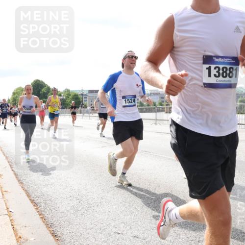 29.06.2025 - hella hamburg halbmarathon Lena Gebhardt http://msf.ph/oto/8377231 29.06.2025 10:15:17 Lombardsbrücke 5986, 151, 1524, 13881, 1071, 1296, 1379, 1440, 1524, 1575, 1745, 2110, 2140, 2281, 2601, 2690, 2720, 3025, 3417, 3507, 3509, 3513, 3650, 3844, 4495, 4641, 5069, 5271, 5608, 5739, 5800, 5986, 6181, 6248, 6317, 7195, 7439, 7452, 7809, 7810, 7881, 8237, 8239, 8256, 8275, 8522, 8563, 8609, 8854, 9113, 9173, 9307, 9423, 9847, 9911, 9975, 9997, 10589, 10717, 10775, 10858, 10963, 11271, 11598, 12457, 12521, 13197, 13453, 13500, 15150, 15740 meine-sportfotos.de