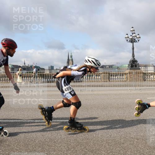 29.06.2025 - hella hamburg halbmarathon Lena Gebhardt http://msf.ph/oto/8377234 29.06.2025 08:51:26 Lombardsbrücke 448, 489, 130 meine-sportfotos.de