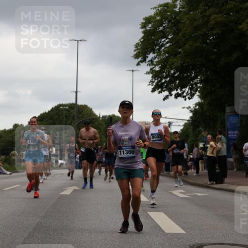 29.06.2025 - hella hamburg halbmarathon Yannick Fuchs http://msf.ph/oto/8377347 29.06.2025 10:54:29 20KM 1681, 2091, 2363, 4013, 6033, 6309, 6754, 7065, 7636, 8003, 8191, 8421, 8422, 8509, 8923, 9006, 9434, 10534, 10576, 11041, 11366, 11753, 11937, 12491, 13488, 13589, 14224, 14429, 14577, 15344, 17491, 17825, 17899, 18029, 18063, 18254, 18701, 19159, 19246 meine-sportfotos.de