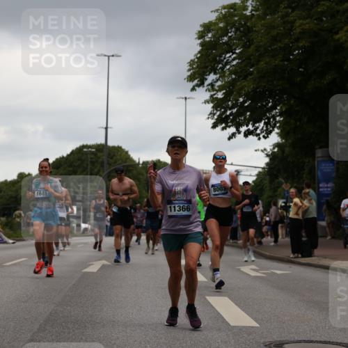 29.06.2025 - hella hamburg halbmarathon Yannick Fuchs http://msf.ph/oto/8377353 29.06.2025 10:54:29 20KM 1681, 2091, 2363, 4013, 6033, 6309, 6754, 7065, 7636, 8003, 8191, 8421, 8422, 8509, 8923, 9006, 9434, 10534, 10576, 11041, 11366, 11753, 11937, 12491, 13488, 13589, 14224, 14429, 14577, 15344, 17491, 17825, 17899, 18029, 18063, 18254, 18701, 19159, 19246 meine-sportfotos.de