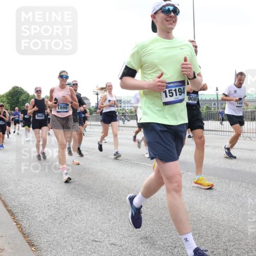 29.06.2025 - hella hamburg halbmarathon Lena Gebhardt http://msf.ph/oto/8377358 29.06.2025 10:40:03 Lombardsbrücke 5229, 8866, 1899, 15194, 9080, 1905, 1018, 1037, 1058, 1076, 1291, 1586, 1691, 1899, 2019, 2109, 2254, 2313, 2515, 2572, 2578, 2866, 2888, 2976, 3046, 3237, 3295, 3515, 3607, 3808, 3882, 3883, 3884, 4173, 4271, 4298, 4471, 4752, 4756, 5045, 5113, 5229, 5263, 5351, 5352, 5654, 5701, 5877, 5901, 6097, 6427, 6428, 6463, 6548, 6673, 6698, 6739, 6750, 6866, 6876, 6890, 6920, 7045, 7053, 7108, 7125, 7174, 7199, 7429, 7455, 7456, 7675, 7850, 8107, 8612, 9747, 10441 meine-sportfotos.de