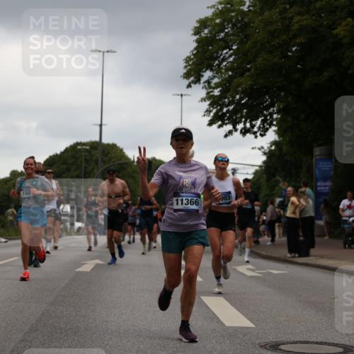 29.06.2025 - hella hamburg halbmarathon Yannick Fuchs http://msf.ph/oto/8377426 29.06.2025 10:54:29 20KM 1681, 2091, 2363, 4013, 6033, 6309, 6754, 7065, 7636, 8003, 8191, 8421, 8422, 8509, 8923, 9006, 9434, 10534, 10576, 11041, 11366, 11753, 11937, 12491, 13488, 13589, 14224, 14429, 14577, 15344, 17491, 17825, 17899, 18029, 18063, 18254, 18701, 19159, 19246 meine-sportfotos.de