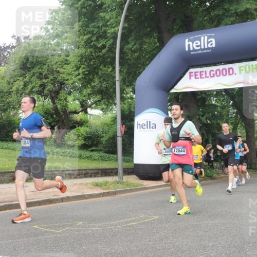 29.06.2025 - hella hamburg halbmarathon KatJ http://msf.ph/oto/8377445 29.06.2025 10:24:42 Zwischen KM18-KM19 3809, 6704 meine-sportfotos.de