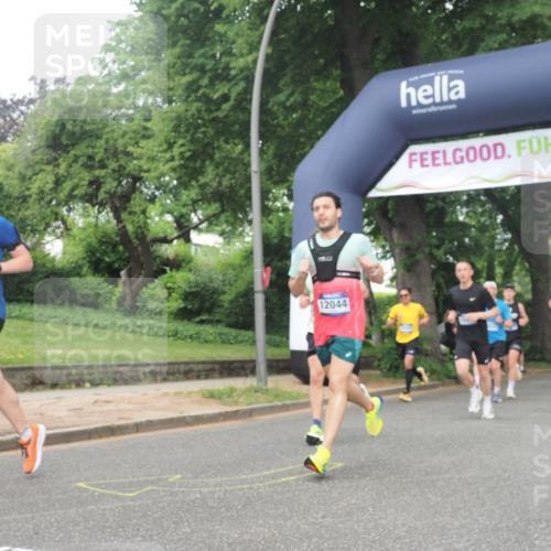 29.06.2025 - hella hamburg halbmarathon KatJ http://msf.ph/oto/8377513 29.06.2025 10:24:43 Zwischen KM18-KM19 3809 meine-sportfotos.de