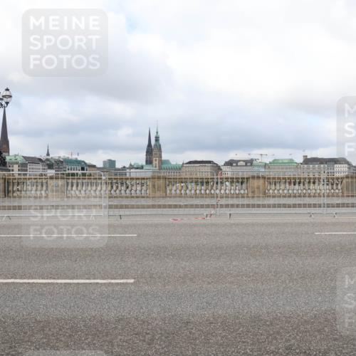 29.06.2025 - hella hamburg halbmarathon Lena Gebhardt http://msf.ph/oto/8377532 29.06.2025 09:14:10 Lombardsbrücke  meine-sportfotos.de