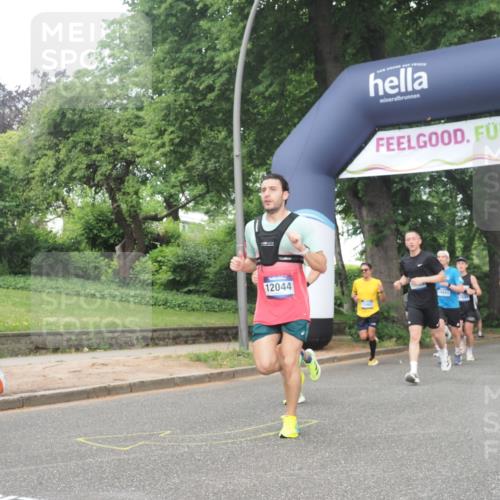 29.06.2025 - hella hamburg halbmarathon KatJ http://msf.ph/oto/8377545 29.06.2025 10:24:43 Zwischen KM18-KM19 3809 meine-sportfotos.de