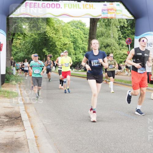 29.06.2025 - hella hamburg halbmarathon MichiJ http://msf.ph/oto/8377547 29.06.2025 10:45:45 Zwischen KM18-KM19 2348, 2584, 2619, 2677, 2759, 2855, 3114, 4550, 6860, 8392, 10759, 16980, 17839, 17852, 18232, 18833, 18954 meine-sportfotos.de