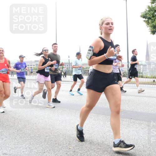 29.06.2025 - hella hamburg halbmarathon Lena Gebhardt http://msf.ph/oto/8377558 29.06.2025 10:49:21 Lombardsbrücke 5176, 15411, 9245, 15530, 19084, 00, 1525, 1625, 1805, 2067, 2160, 2395, 2527, 2541, 2668, 2713, 2927, 3070, 3086, 3183, 3215, 3232, 3253, 3383, 3943, 4403, 4525, 4527, 4589, 4769, 4809, 5106, 5118, 5463, 5479, 5480, 5551, 5552, 6015, 6191, 6437, 6566, 6979, 6989, 7062, 7301, 7305, 7339, 7650, 7931, 7936, 8549, 9245, 9261, 9341, 9359, 10033, 10038, 10081, 10130, 10333, 10479, 10782, 10785, 11000, 11031, 11192, 11558, 11631, 12388 meine-sportfotos.de