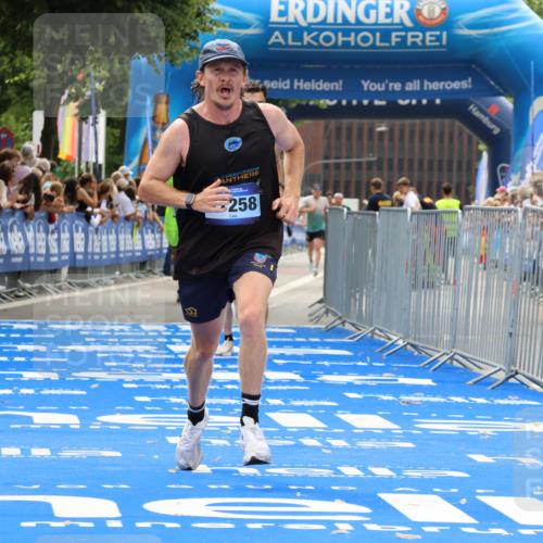 29.06.2025 - hella hamburg halbmarathon Strokosch-Dieckow http://msf.ph/oto/8377568 29.06.2025 10:25:51 Ziel 9767, 10468, 17258, 18692 meine-sportfotos.de