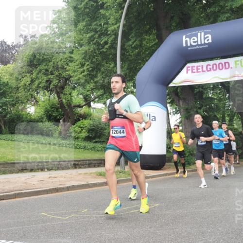 29.06.2025 - hella hamburg halbmarathon KatJ http://msf.ph/oto/8377570 29.06.2025 10:24:43 Zwischen KM18-KM19 3809 meine-sportfotos.de