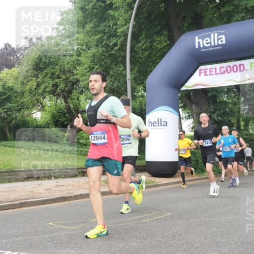 29.06.2025 - hella hamburg halbmarathon KatJ http://msf.ph/oto/8377598 29.06.2025 10:24:43 Zwischen KM18-KM19 3809 meine-sportfotos.de