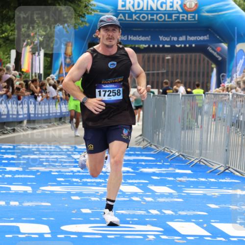 29.06.2025 - hella hamburg halbmarathon Strokosch-Dieckow http://msf.ph/oto/8377655 29.06.2025 10:25:51 Ziel 9767, 10468, 17258, 18692 meine-sportfotos.de