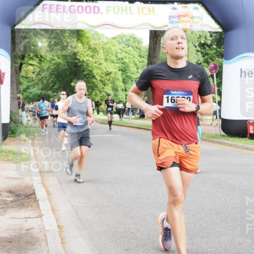 29.06.2025 - hella hamburg halbmarathon MichiJ http://msf.ph/oto/8377698 29.06.2025 10:45:49 Zwischen KM18-KM19 2348, 2619, 3279, 5926, 6202, 10759, 16980, 17839, 18232, 18254, 18954 meine-sportfotos.de