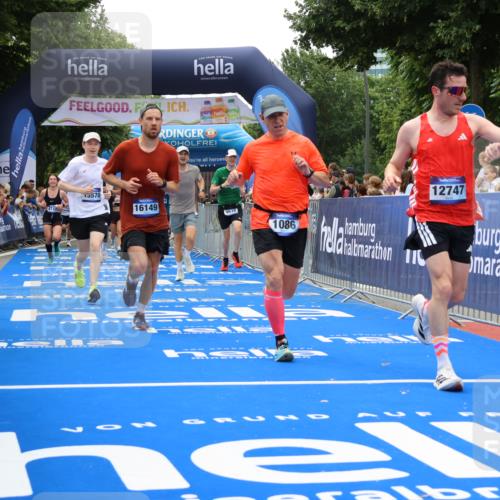 29.06.2025 - hella hamburg halbmarathon Strokosch-Dieckow http://msf.ph/oto/8377794 29.06.2025 10:48:03 Ziel 1086, 1604, 1613, 1914, 4324, 4528, 4601, 4711, 5022, 6377, 9544, 9626, 9638, 12706, 12724, 12747, 12808, 13570, 14192, 15973, 16094, 16149, 16269, 16766, 18206, 18922, 19198 meine-sportfotos.de