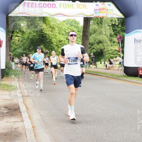 29.06.2025 - hella hamburg halbmarathon MichiJ http://msf.ph/oto/8377899 29.06.2025 10:45:52 Zwischen KM18-KM19 1285, 2619, 3279, 5926, 6202, 10539, 10759, 15914, 16980, 18254 meine-sportfotos.de