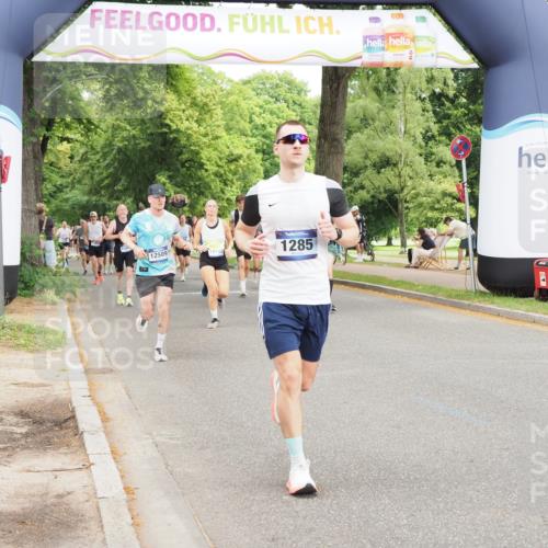 29.06.2025 - hella hamburg halbmarathon MichiJ http://msf.ph/oto/8377929 29.06.2025 10:45:52 Zwischen KM18-KM19 1285, 2619, 3279, 5926, 6202, 10539, 10759, 15914, 16980, 18254 meine-sportfotos.de