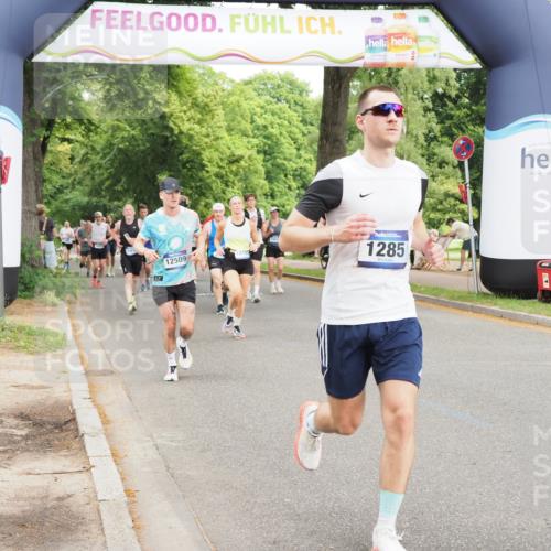 29.06.2025 - hella hamburg halbmarathon MichiJ http://msf.ph/oto/8377962 29.06.2025 10:45:52 Zwischen KM18-KM19 1285, 2619, 3279, 5926, 6202, 10539, 10759, 15914, 16980, 18254 meine-sportfotos.de