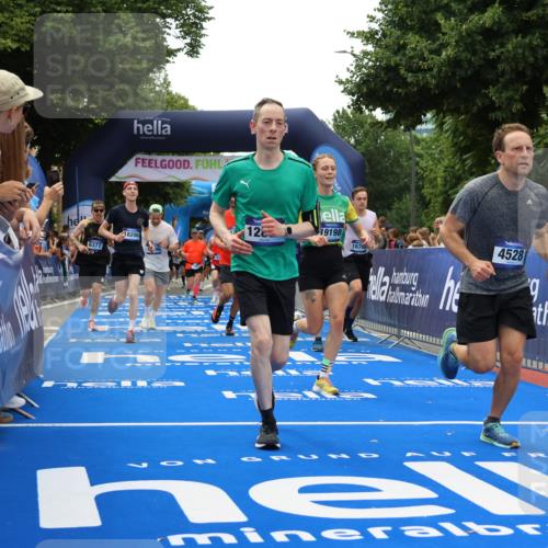 29.06.2025 - hella hamburg halbmarathon Strokosch-Dieckow http://msf.ph/oto/8377994 29.06.2025 10:47:58 Ziel 1086, 1604, 1613, 4324, 4528, 4601, 5022, 6377, 6836, 9638, 12706, 12724, 12747, 12808, 13570, 14730, 15333, 16149, 16766, 17451, 18206, 18922, 19198 meine-sportfotos.de