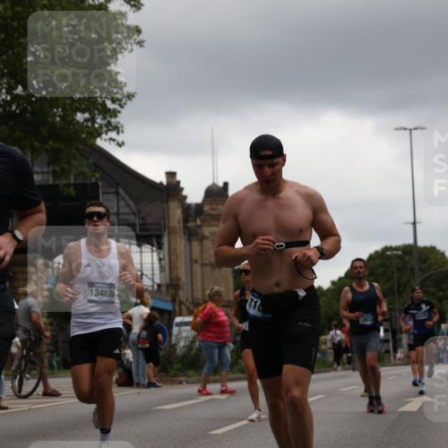 29.06.2025 - hella hamburg halbmarathon Yannick Fuchs http://msf.ph/oto/8378185 29.06.2025 10:54:34 20KM 1364, 1414, 1653, 1681, 2322, 2323, 2363, 6033, 6309, 6487, 6754, 6757, 7065, 7636, 8003, 8191, 8421, 8422, 8509, 8923, 10534, 10576, 11041, 11366, 11623, 11702, 11753, 11782, 11937, 12491, 13488, 13589, 14224, 14429, 14577, 15269, 17491, 17825, 17899, 17952, 18029, 18063, 19159, 19246 meine-sportfotos.de