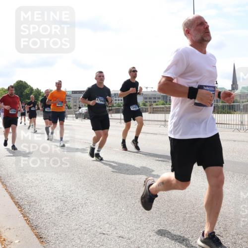 29.06.2025 - hella hamburg halbmarathon Lena Gebhardt http://msf.ph/oto/8378355 29.06.2025 10:15:26 Lombardsbrücke 17949, 9423, 12457, 12521, 18769, 1296, 1379, 1440, 1524, 1575, 1745, 2110, 2140, 2281, 2720, 2989, 3417, 3507, 3509, 3513, 3650, 3844, 4466, 4492, 4494, 4495, 4641, 5069, 5271, 5739, 5800, 5986, 6181, 6248, 6317, 6376, 6576, 7452, 7809, 7810, 7881, 8237, 8256, 8275, 8563, 8609, 9113, 9192, 9307, 9423, 9657, 9847, 9911, 9975, 9997, 10108, 10589, 10717, 10775, 10858, 11271, 11598, 12457, 12521, 13197, 13453, 13500, 14413, 14550, 14552, 15150, 15307, 15740 meine-sportfotos.de